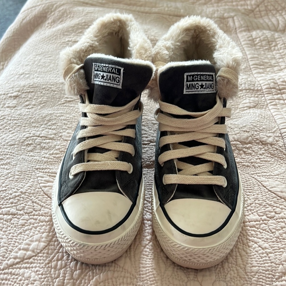 Lined high top shoes